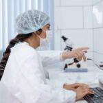 Medical professional using EDC on a computer to save time